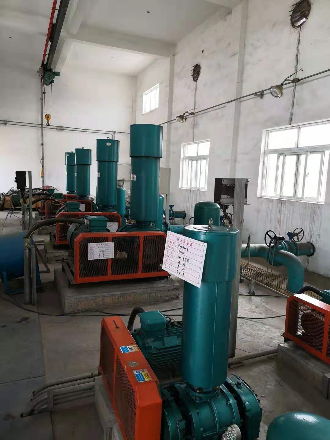 河南潢川污水處理廠(chǎng)鼓風(fēng)機(jī)房圖片